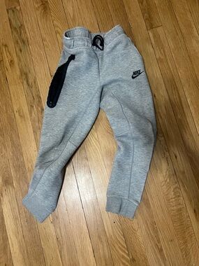 Nike tech  Kids Light Grey Sweat Joggers with Black Zip Pocket